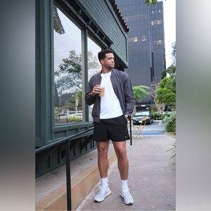 The Fundamental Short II Fabletics XL unlined 7”